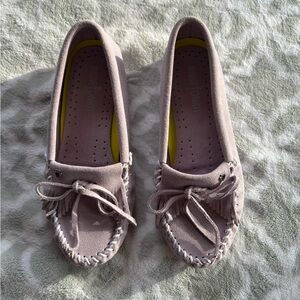 Women’s Suede Minnetonka Moccasin Loafers in Lilac Purple